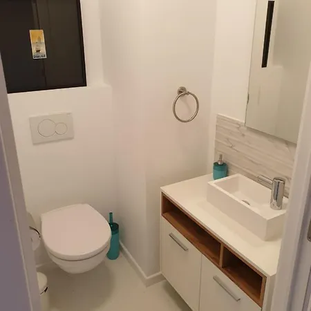 Luxe 1-2-3 Bed & Breakfast 2*
