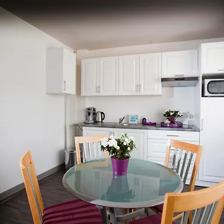 Luxe 1-2-3 Bed & Breakfast